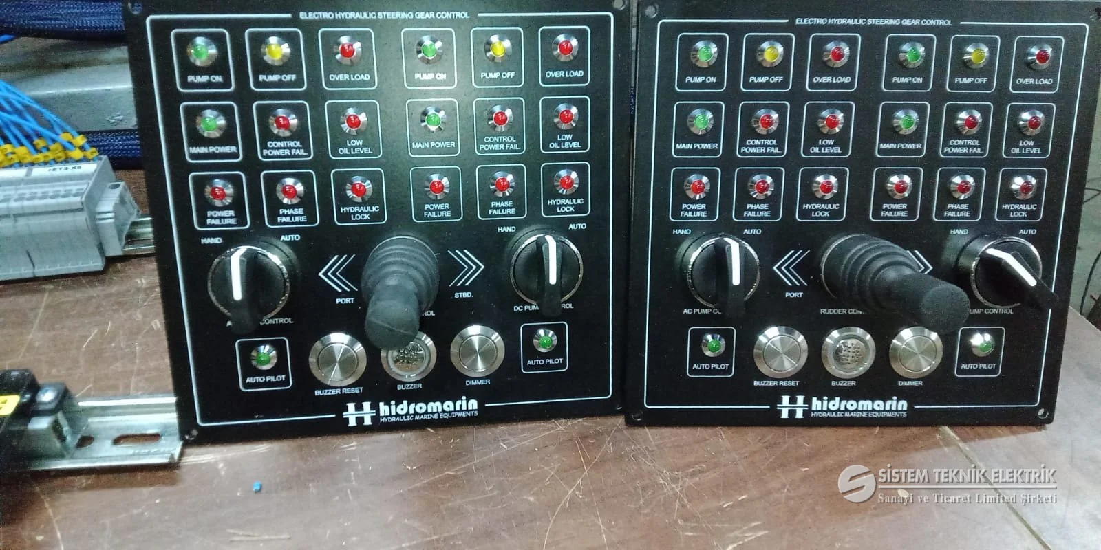 Tekne Dümen ve Irgat Panoları — Hidromarin kumanda panelleri, joystick'ler.
